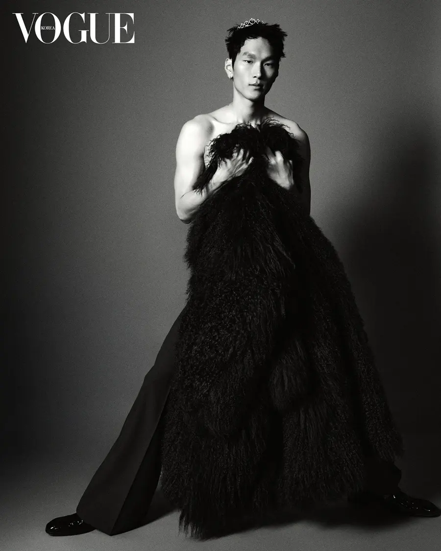 Song Ah Woo, Junyeong Baek, Rosalieke Fuchs, Ella Dalton & Pierrick Gregoire @ VOGUE Korea July 2025