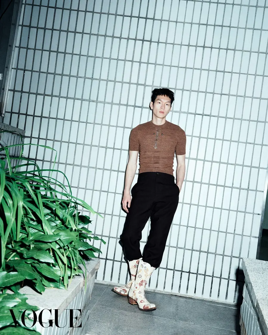 Song Ah Woo, Junyeong Baek, Rosalieke Fuchs, Ella Dalton & Pierrick Gregoire @ VOGUE Korea July 2025