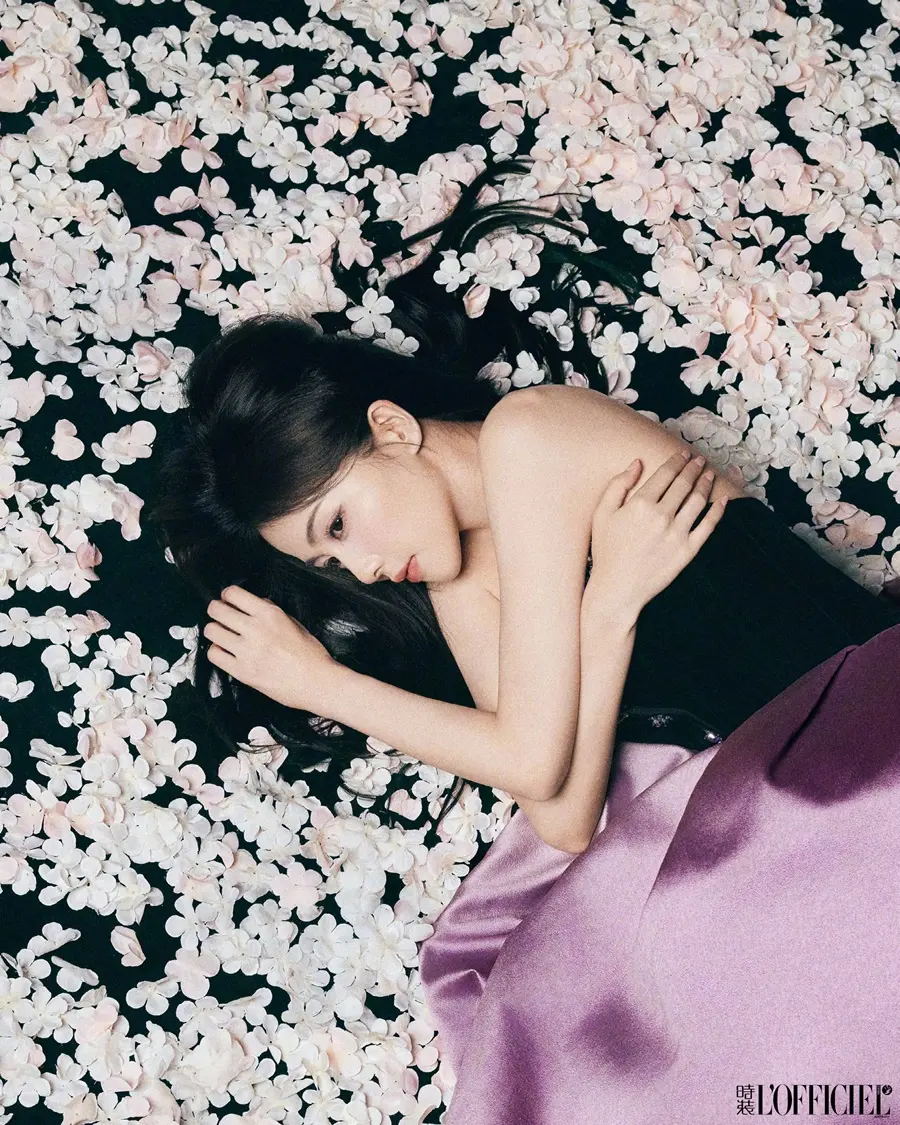 Bai Lu @ L’OFFICIEL China August 2025