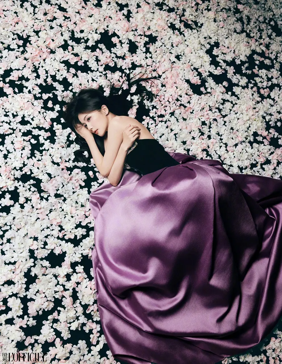 Bai Lu @ L’OFFICIEL China August 2025