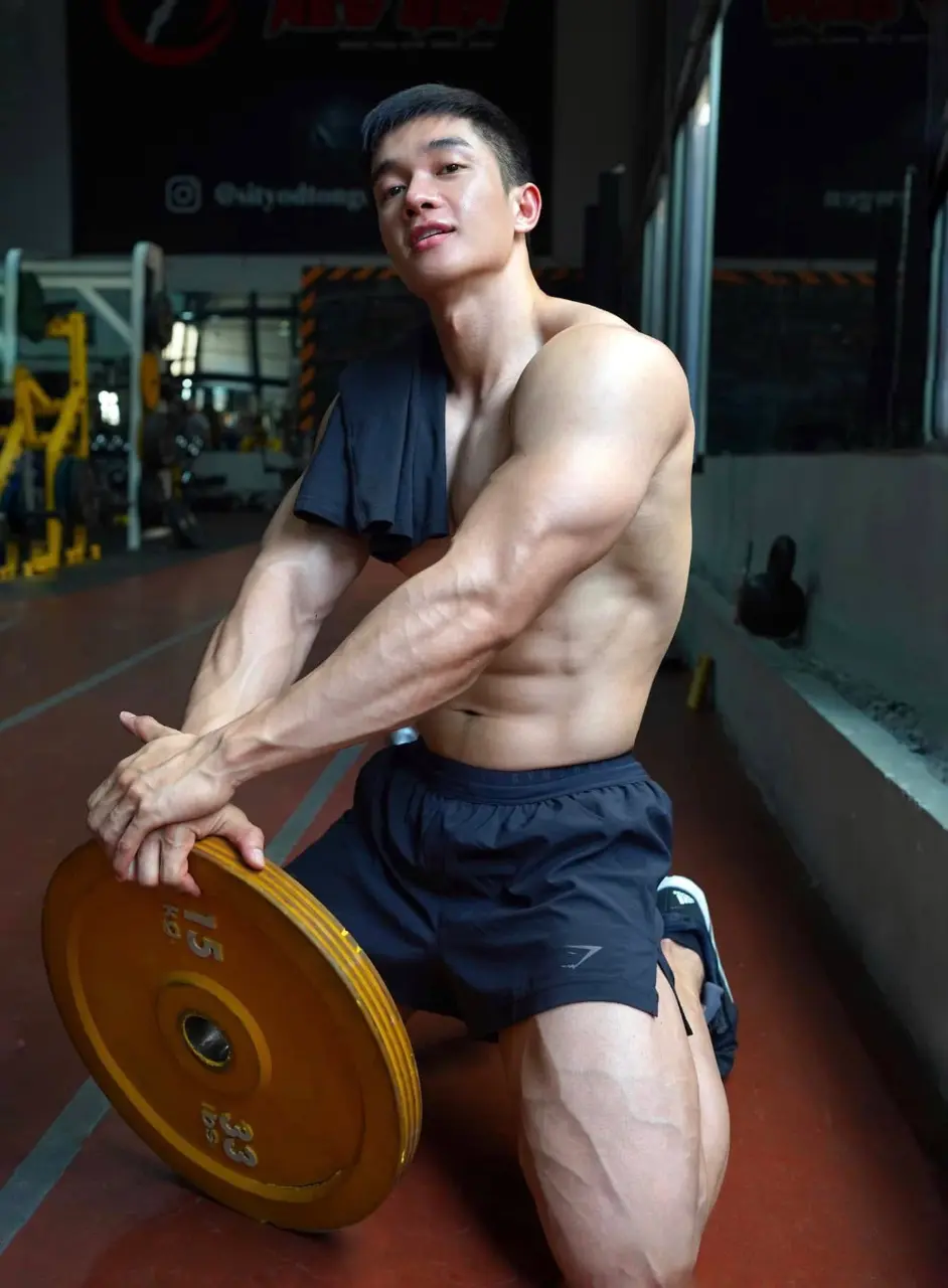 Fitness instructor : Gun Gun