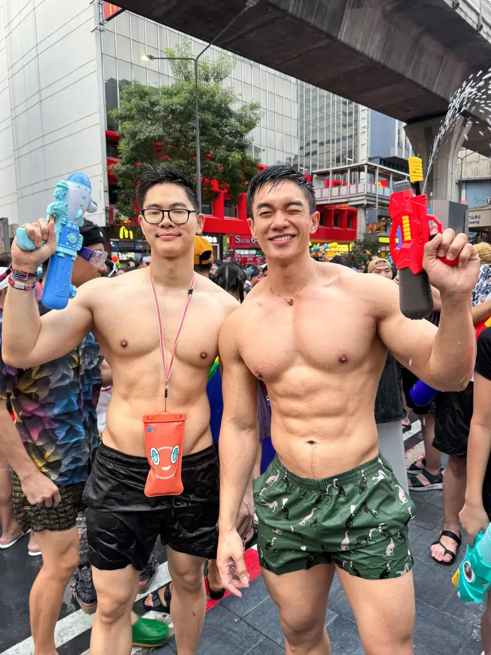 Fitness instructor : Gun Gun