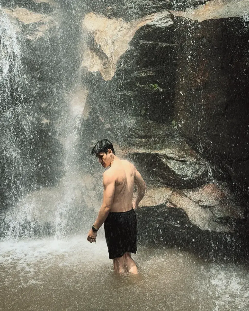 เห็นน้ำตกน้ำแตกแล้วเธอ