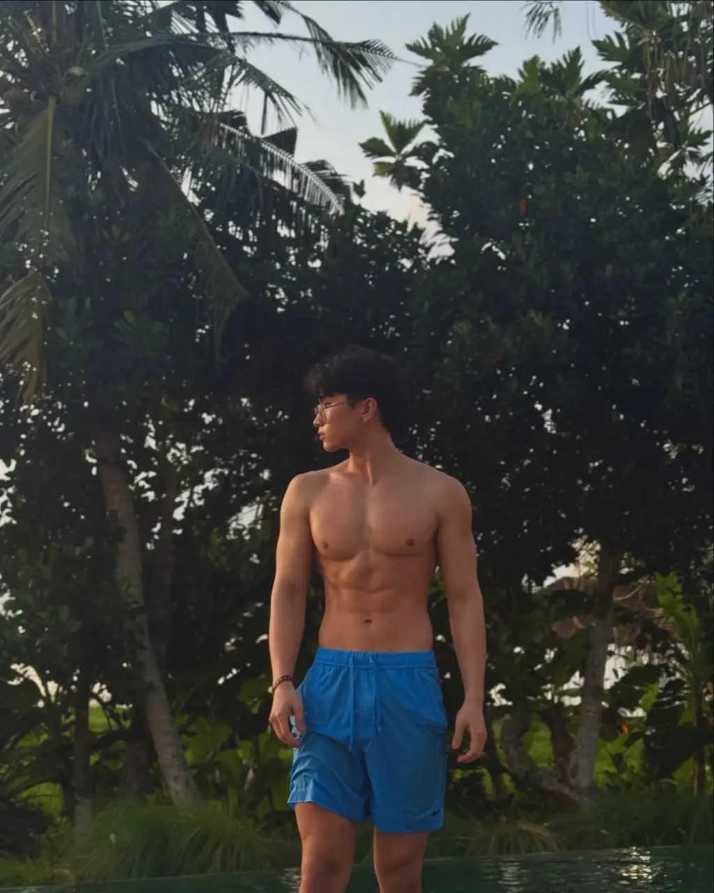ถอดโชว์เรือนร่าง 2942