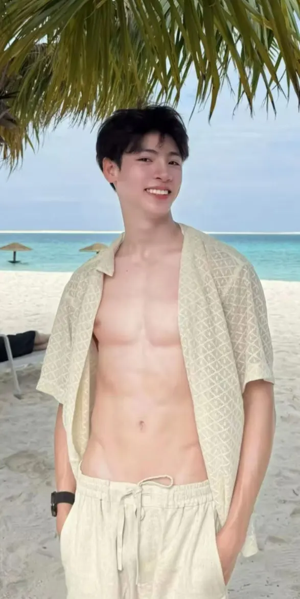 ถอดโชว์เรือนร่าง 2942