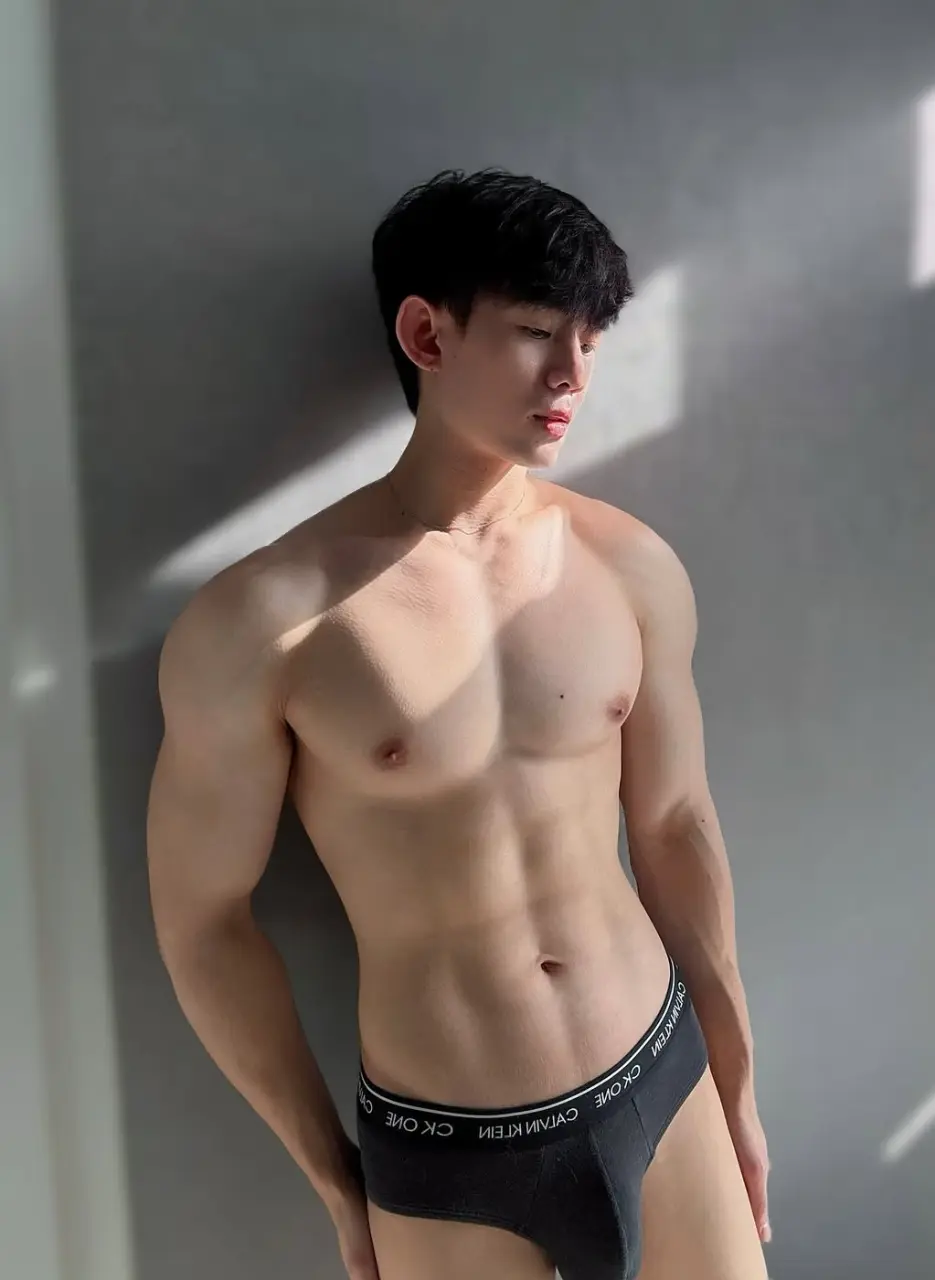 ถอดโชว์เรือนร่าง 2944