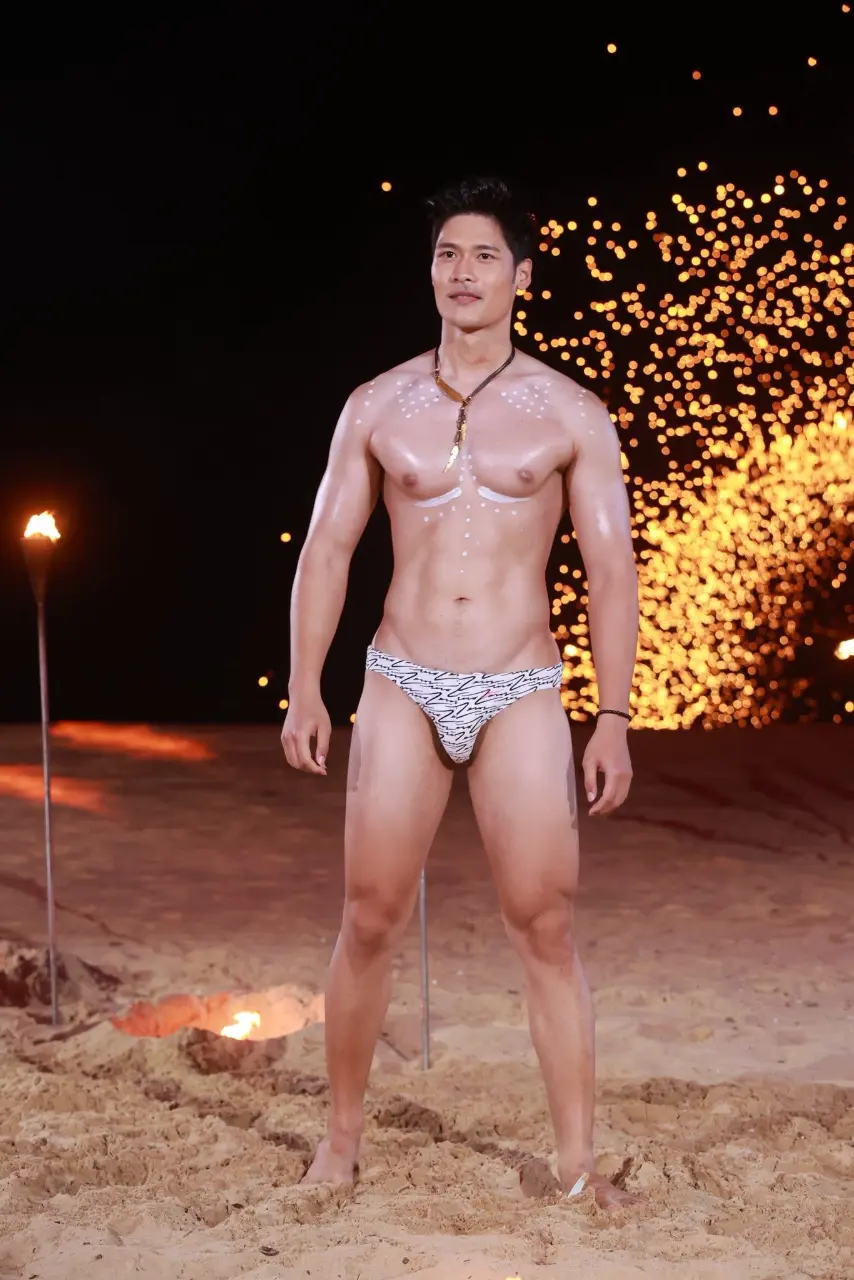 Mister International Thailand 2025 ชุดว่ายน้ำริมหาด