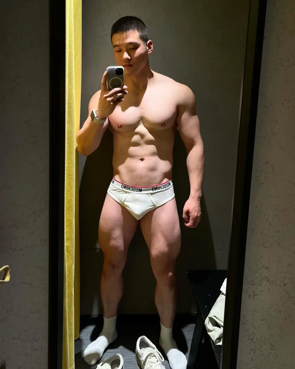 Cool GUY : ouiewe卤蛋头
