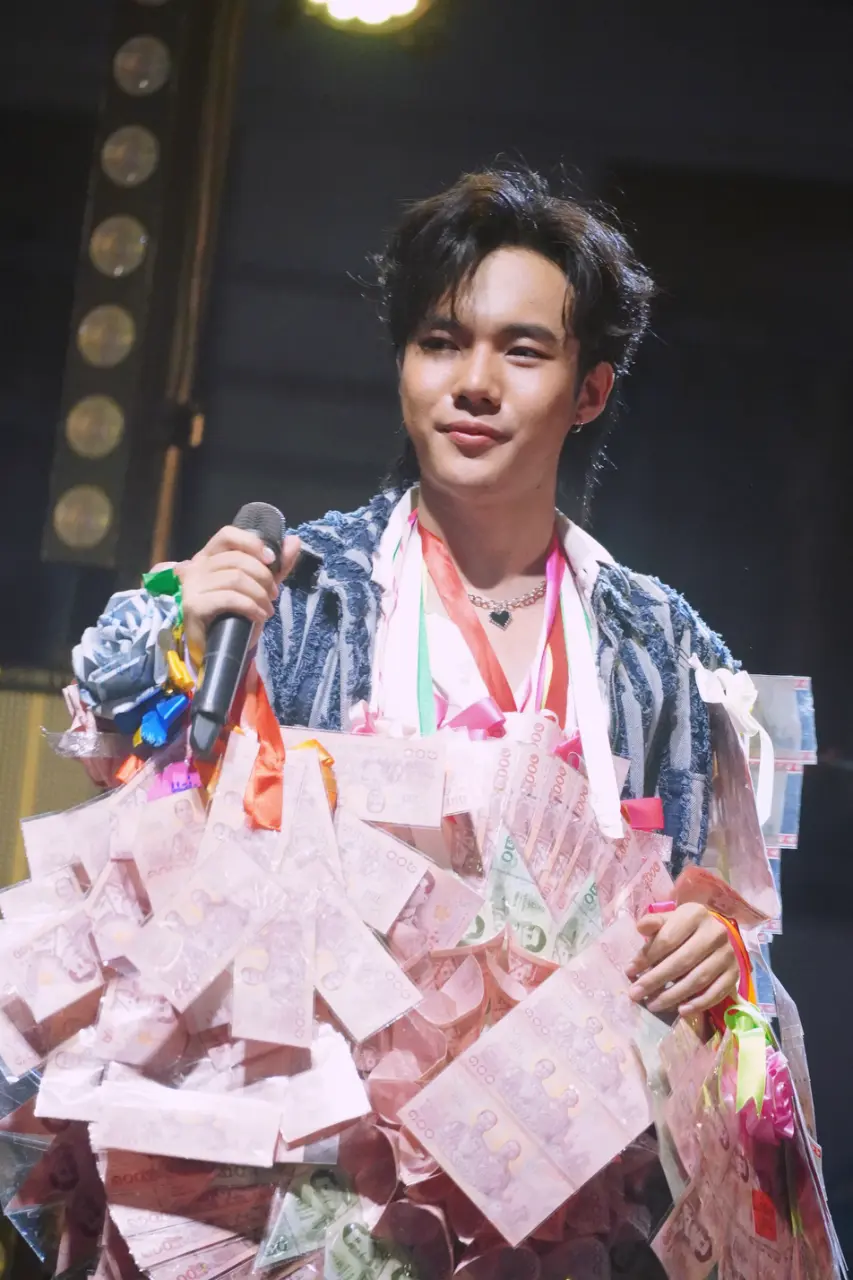 ลีโอ อธิป โสดา ไมค์ปลดหนี้