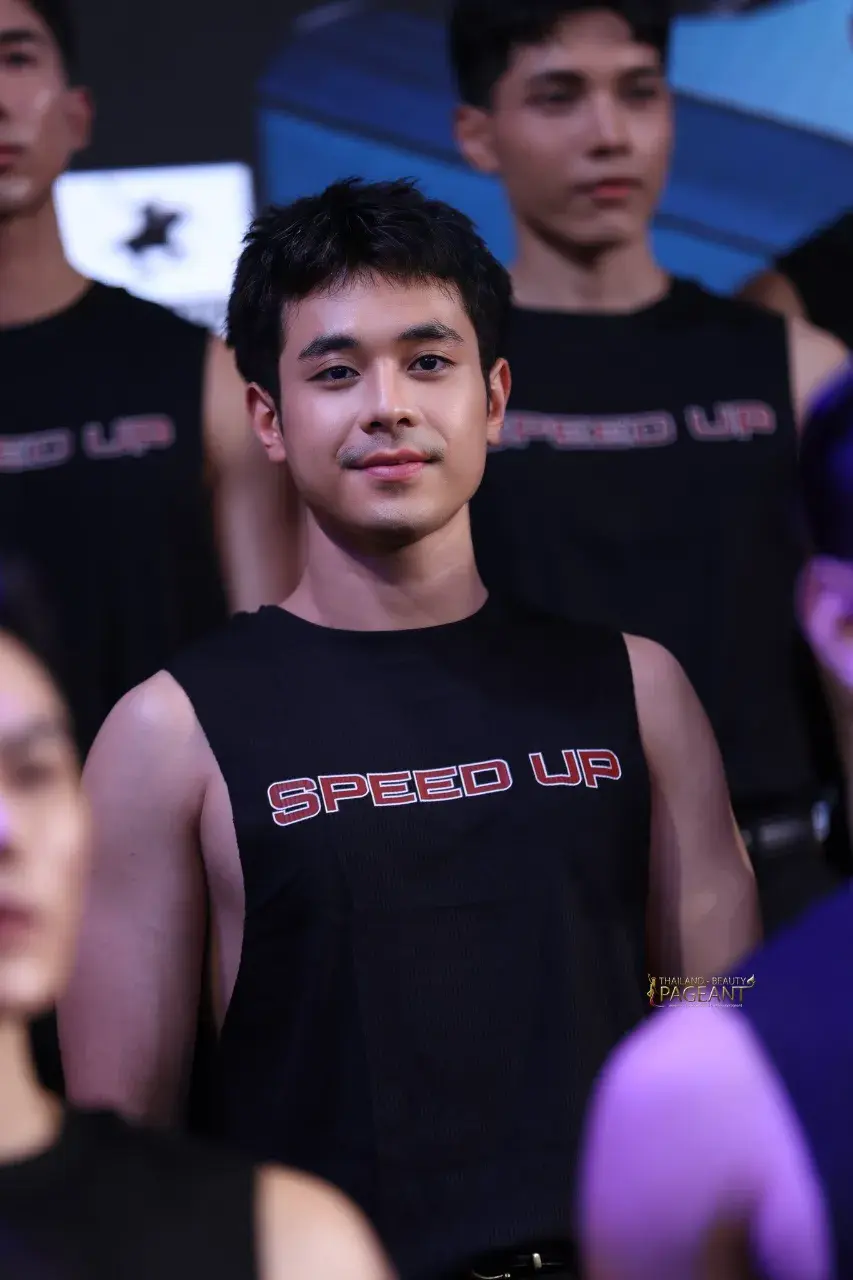 หล่อน่ารัก