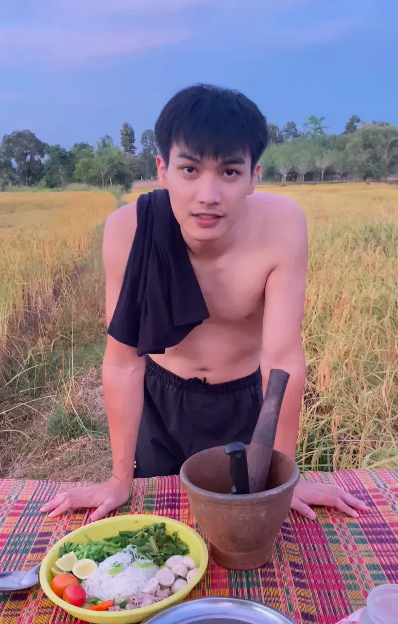 เผลอเลีย