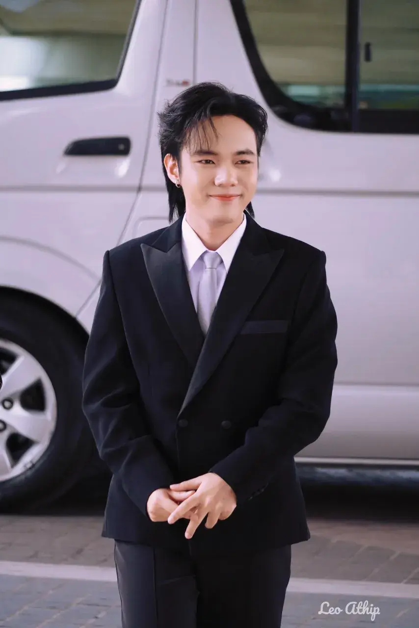 ลีโอ อธิป นักร้องลูกทุ่งดาวรุ่งชายยอดเยี่ยมแห่งปี