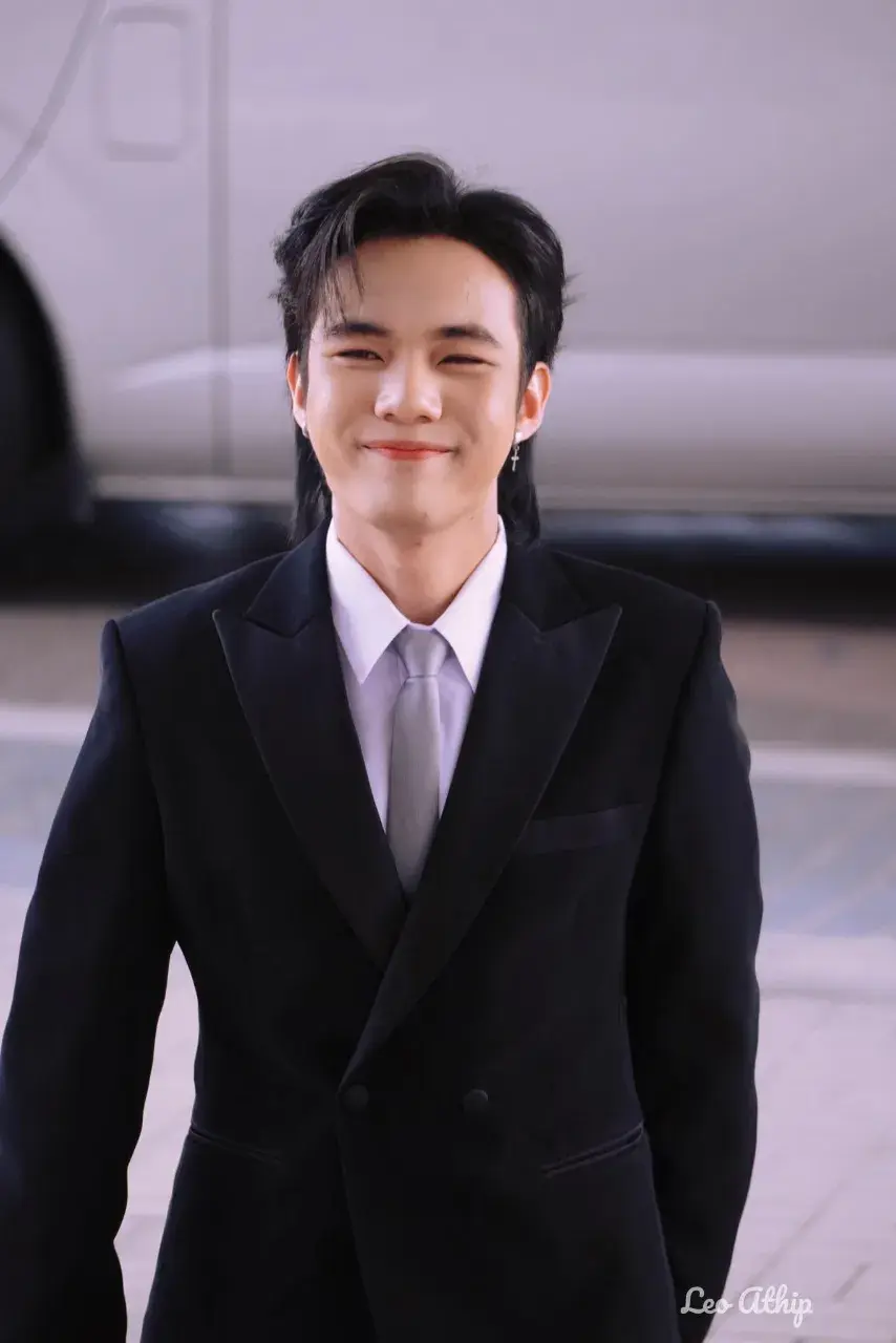 ลีโอ อธิป นักร้องลูกทุ่งดาวรุ่งชายยอดเยี่ยมแห่งปี