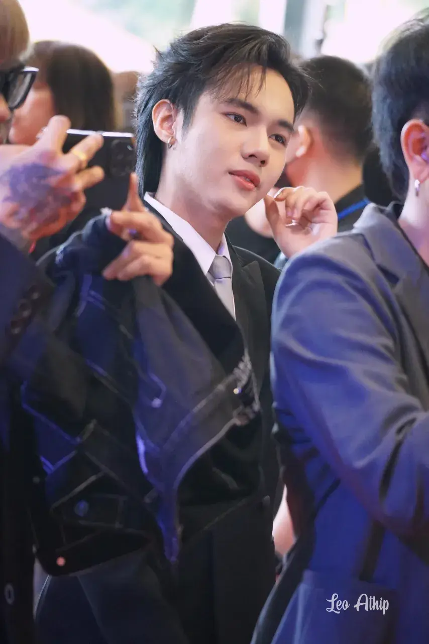 ลีโอ อธิป นักร้องลูกทุ่งดาวรุ่งชายยอดเยี่ยมแห่งปี