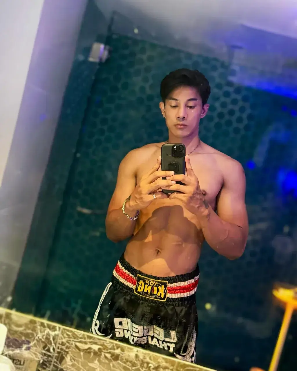 ลองมองสิเออ