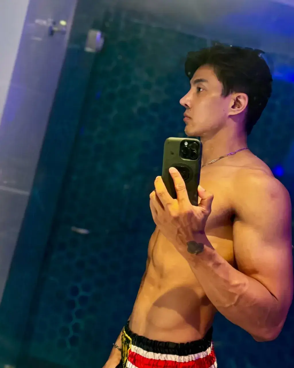 ลองมองสิเออ