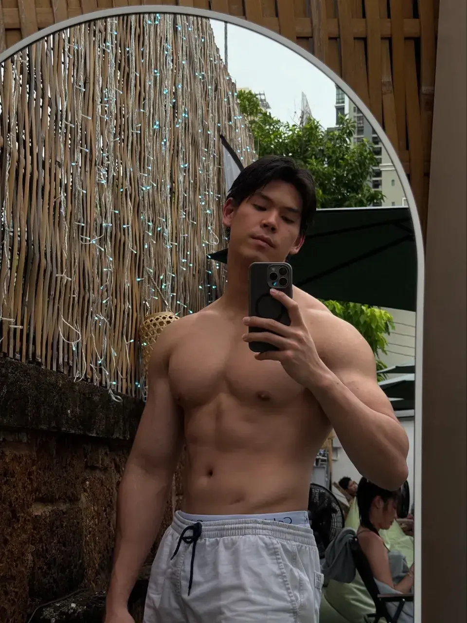 ลองมองสิเออ