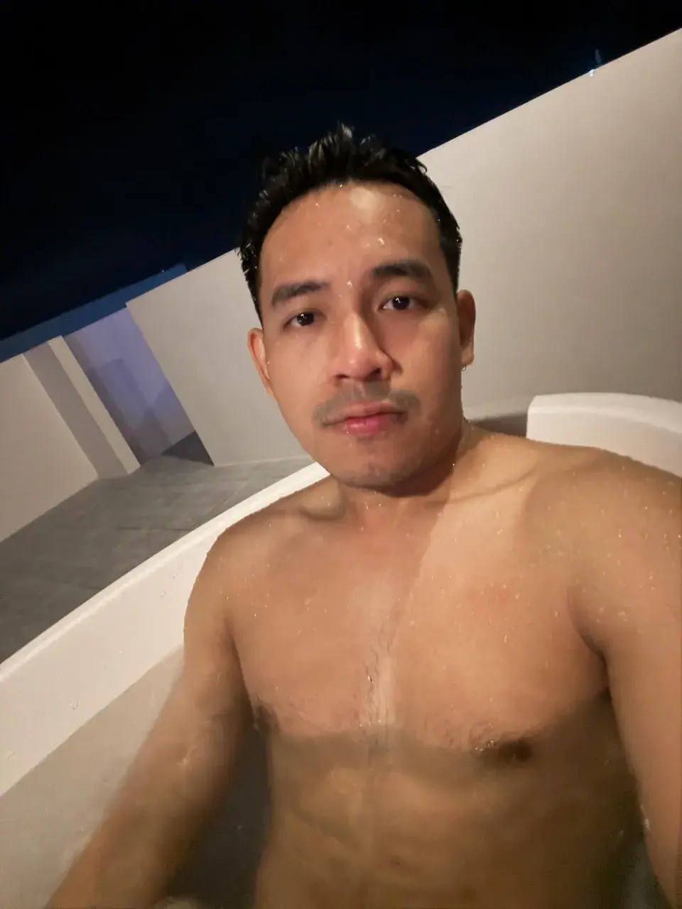 ลองมองสิเออ