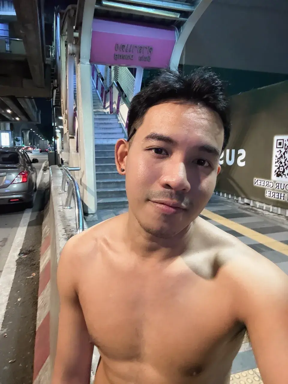 ลองมองสิเออ