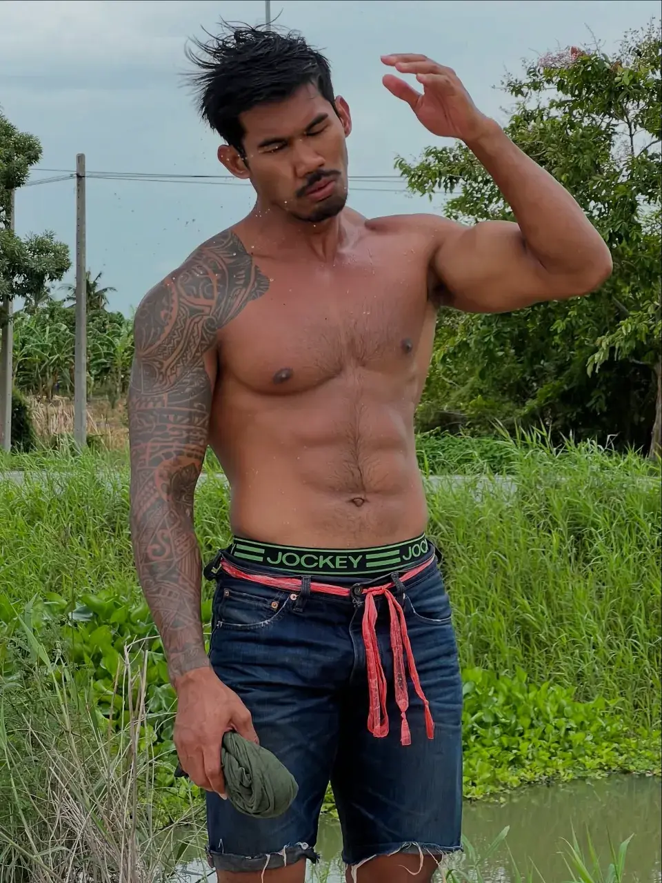 เห็นแล้วสั่นอยากโดน