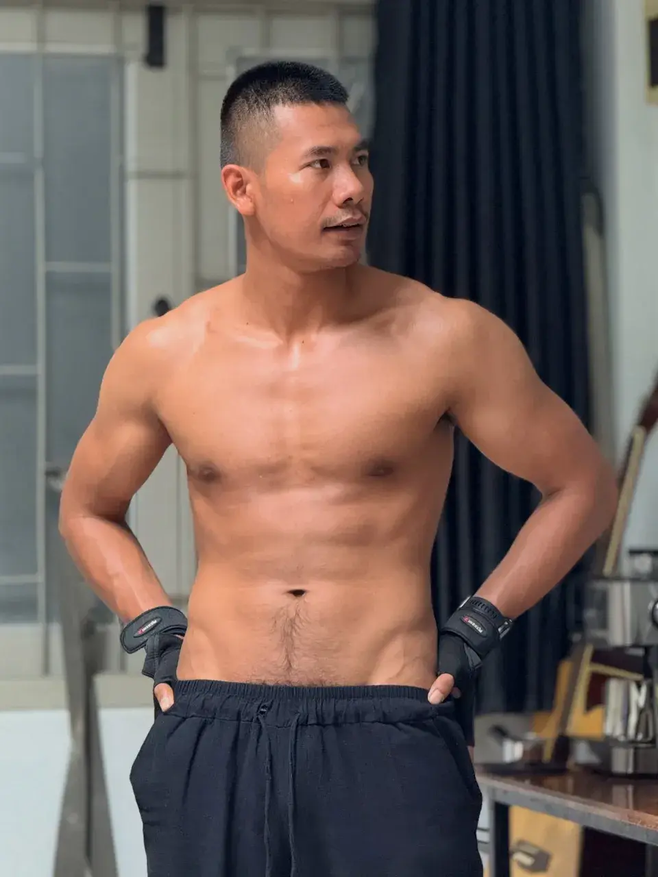 ยอมขมคอ