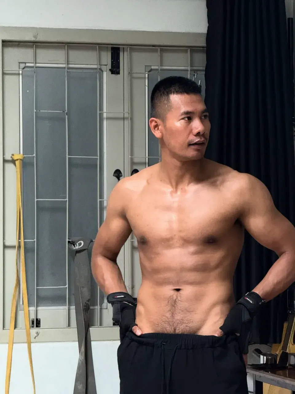 ยอมขมคอ