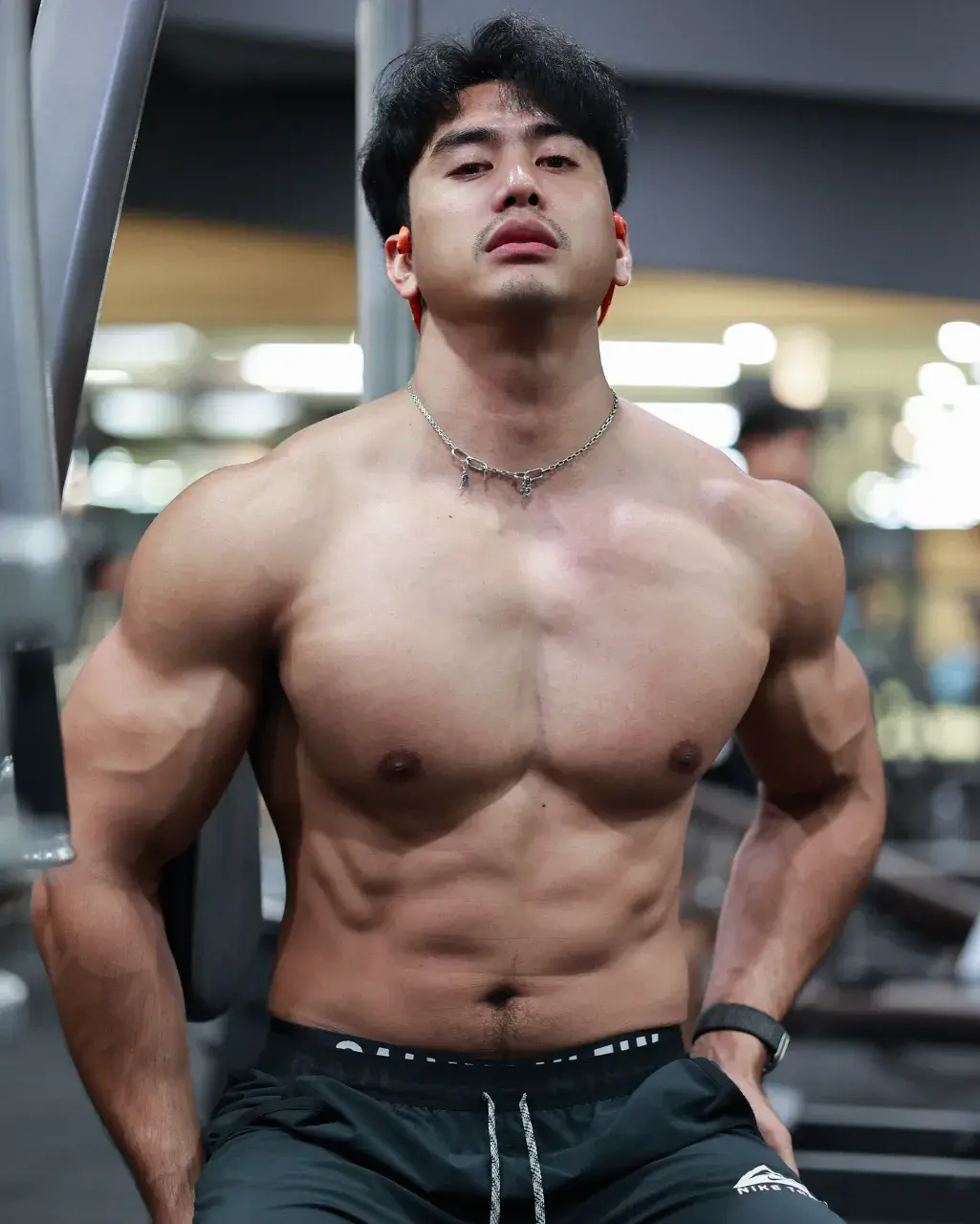 ยอมขมคอ