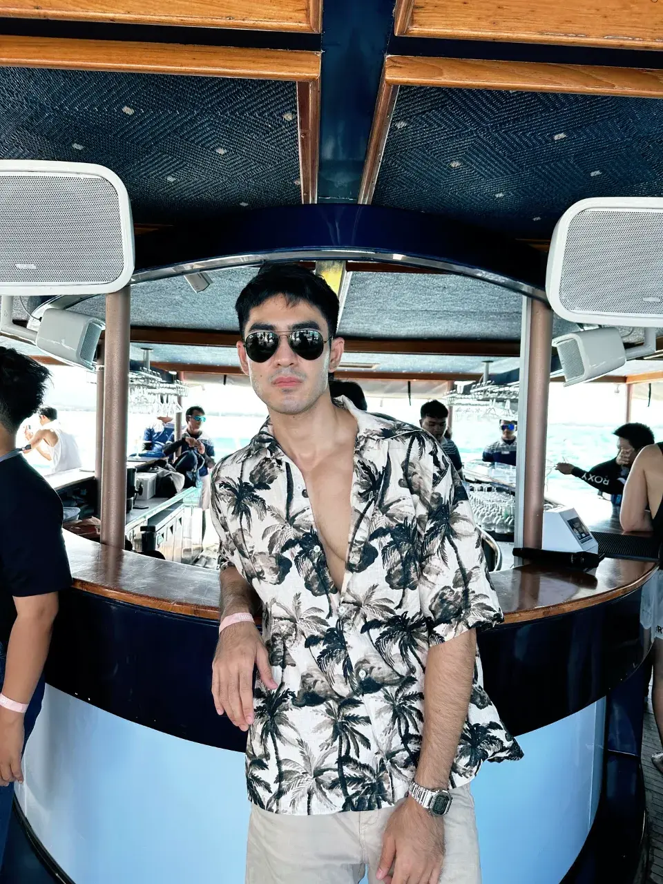 ยอมขมคอ