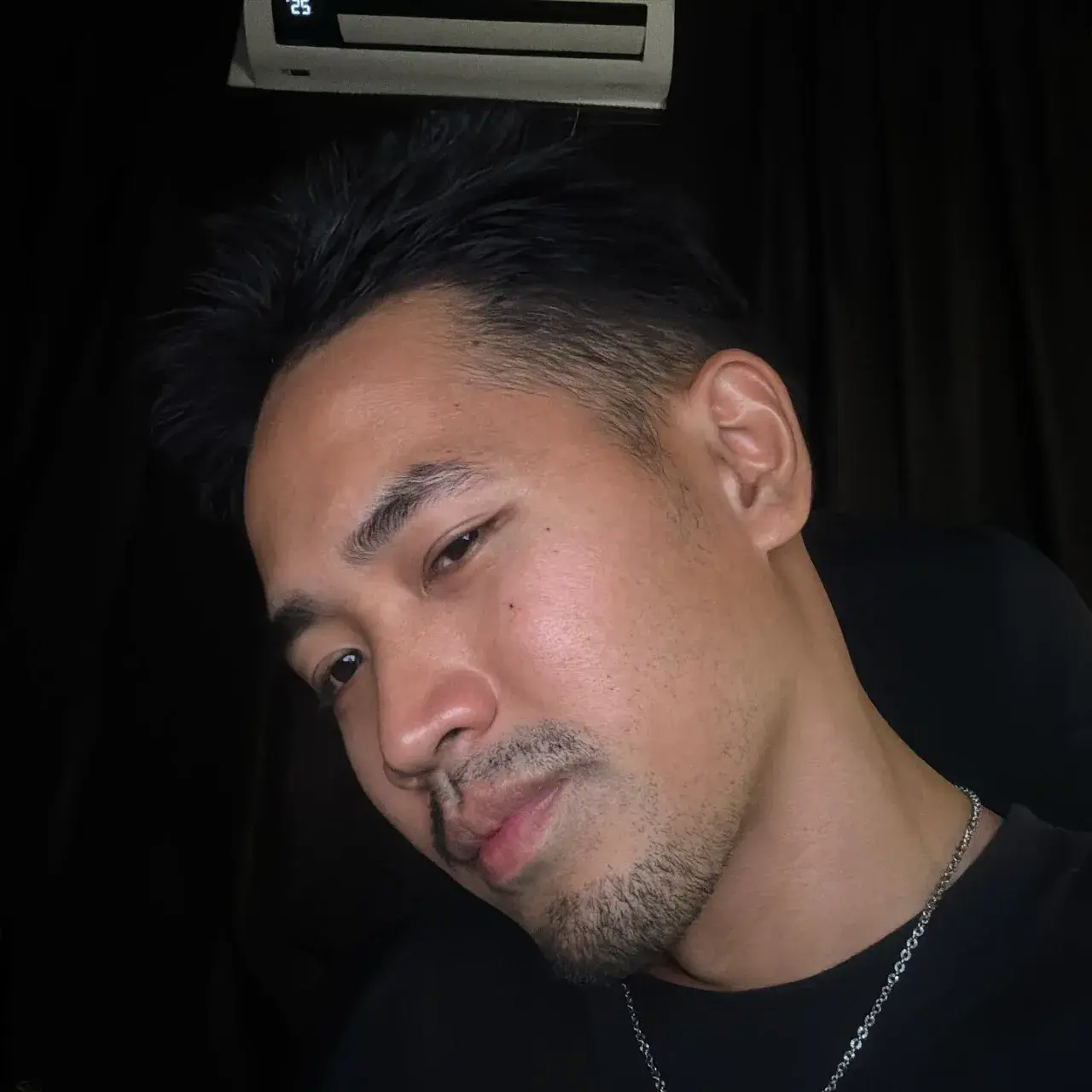 ยอมขมคอ