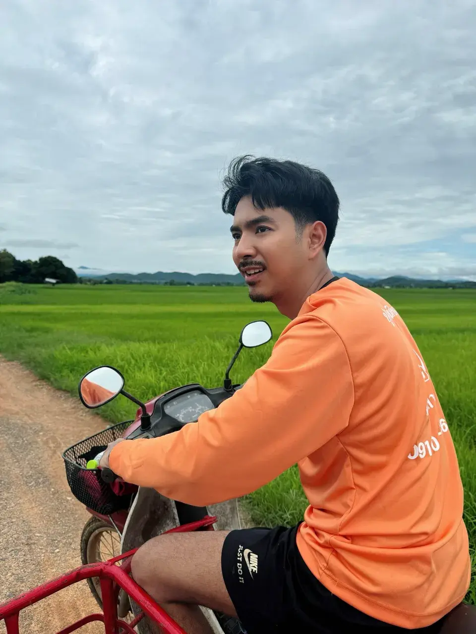 ยอมขมคอ