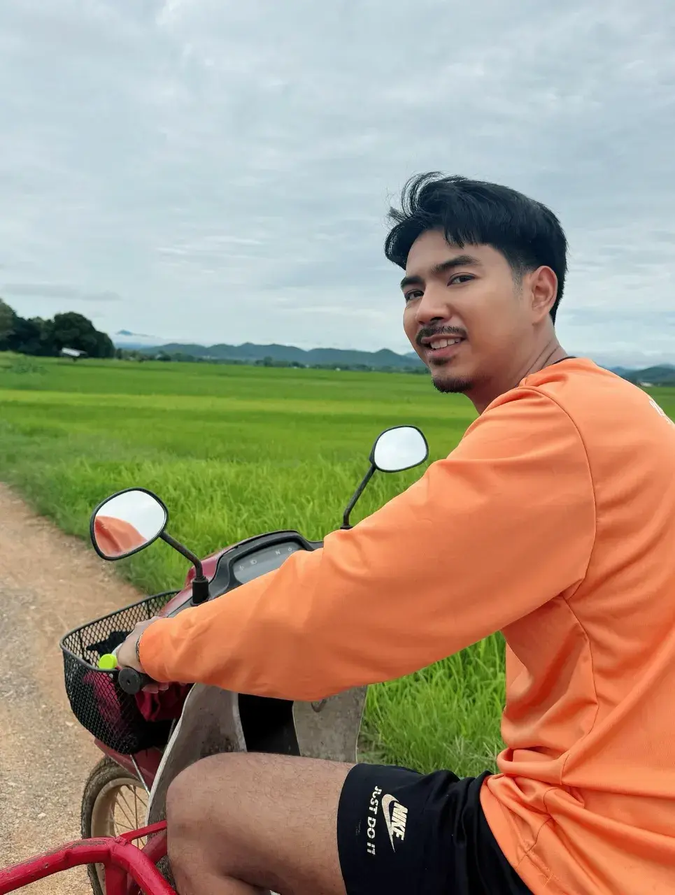 ยอมขมคอ