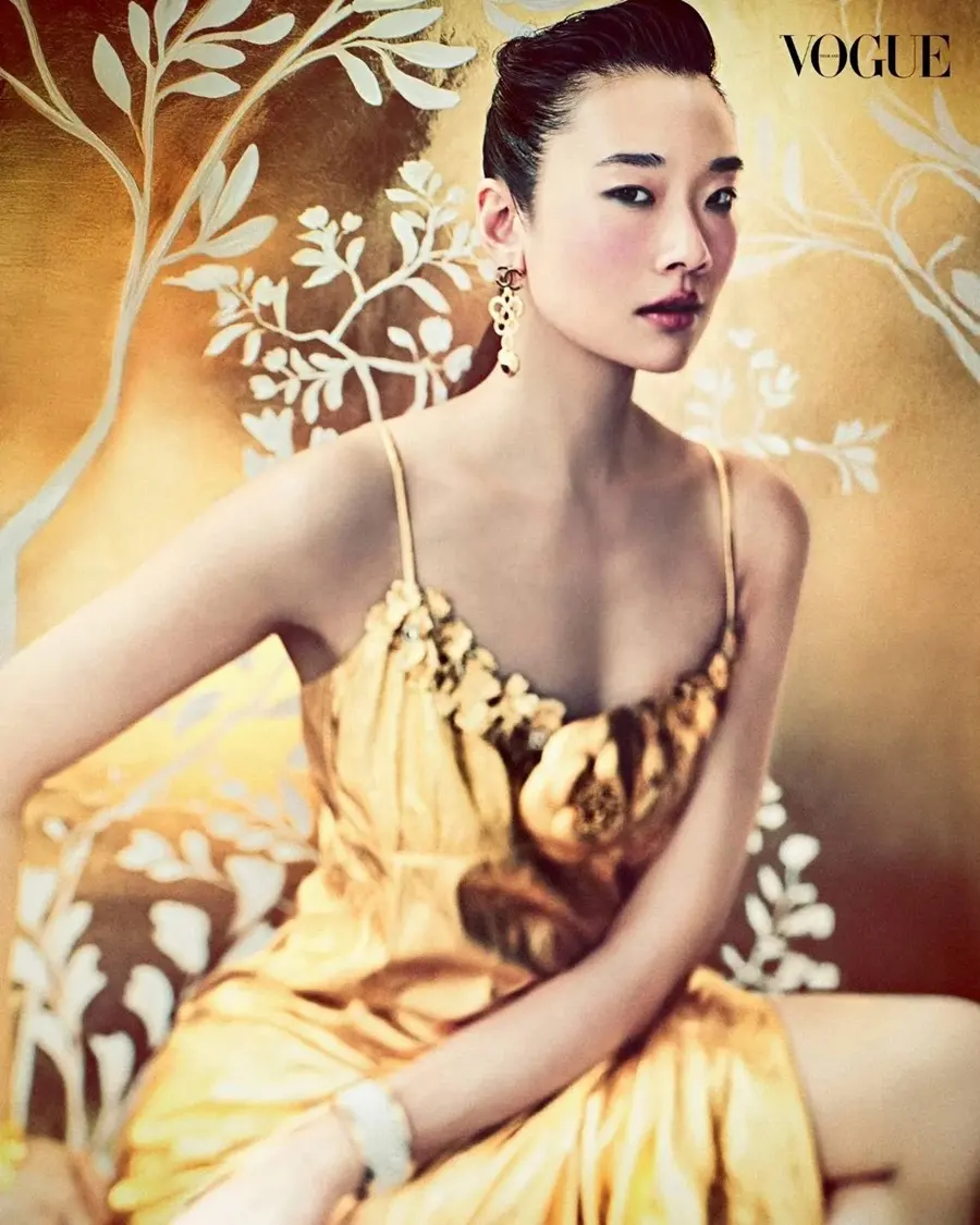 ออกแบบ-ชุติมณฑน์ @ VOGUE Thailand July 2025