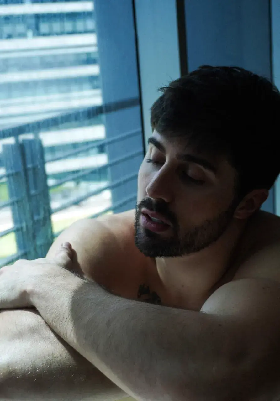 ขอ2เลือกไม่ถูก จะหนุ่มไทยหรือสาย.ฝ