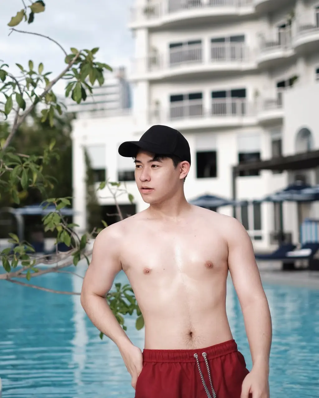 Flight attendant : NUTTAPONG SITPRASERTNAND