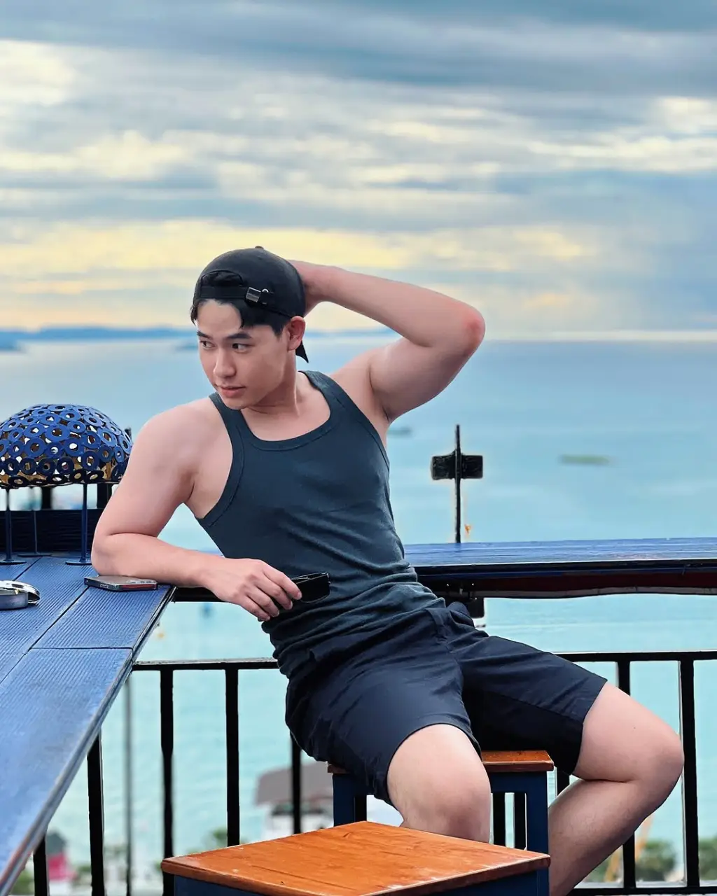 Flight attendant : NUTTAPONG SITPRASERTNAND