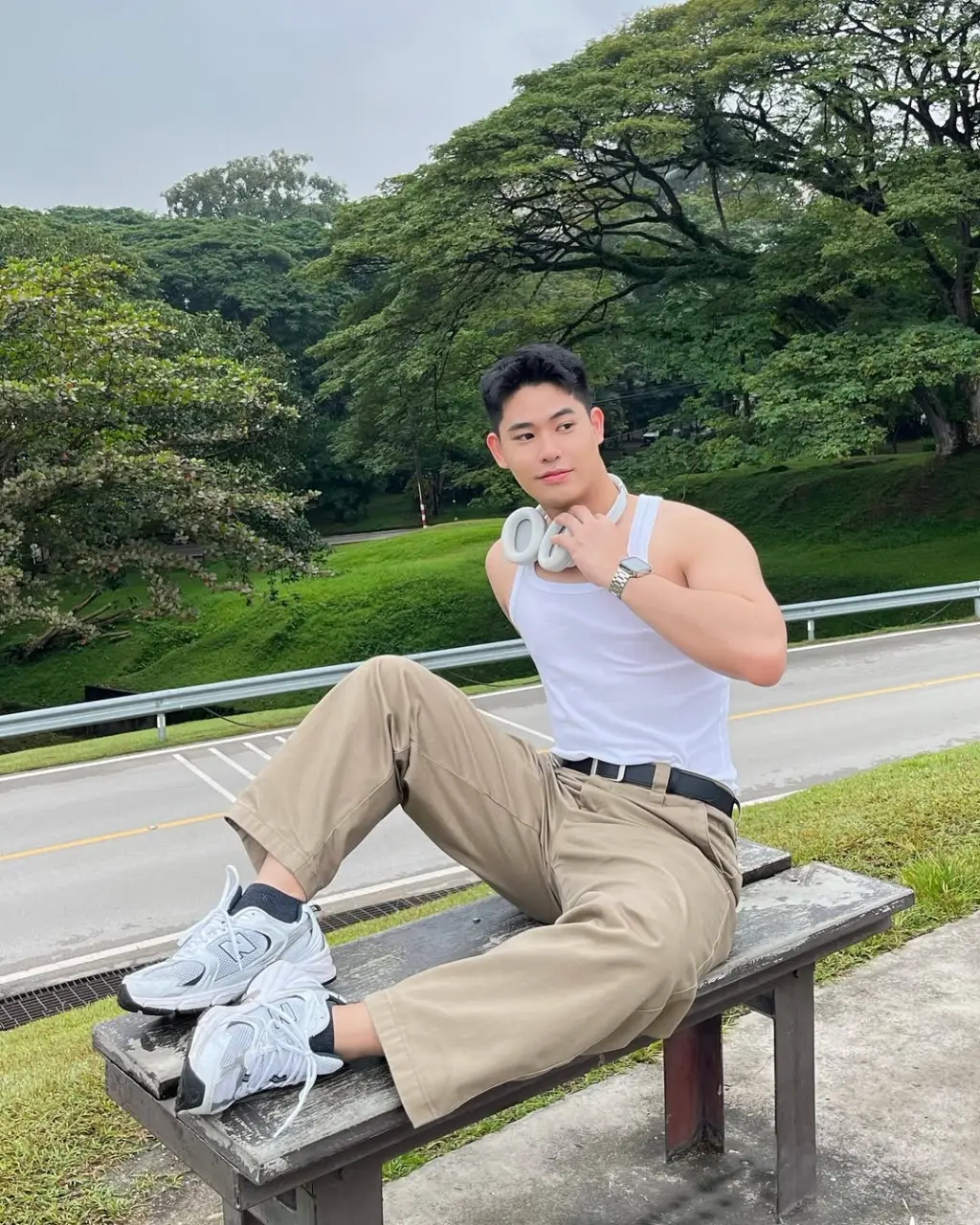 Flight attendant : NUTTAPONG SITPRASERTNAND