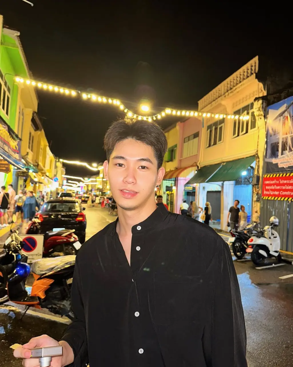 Flight attendant : NUTTAPONG SITPRASERTNAND