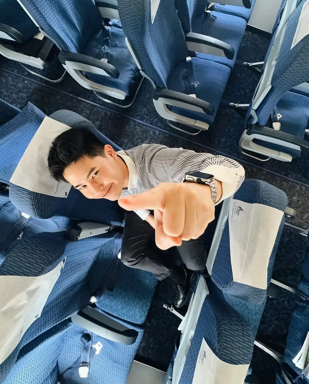 Flight attendant : NUTTAPONG SITPRASERTNAND