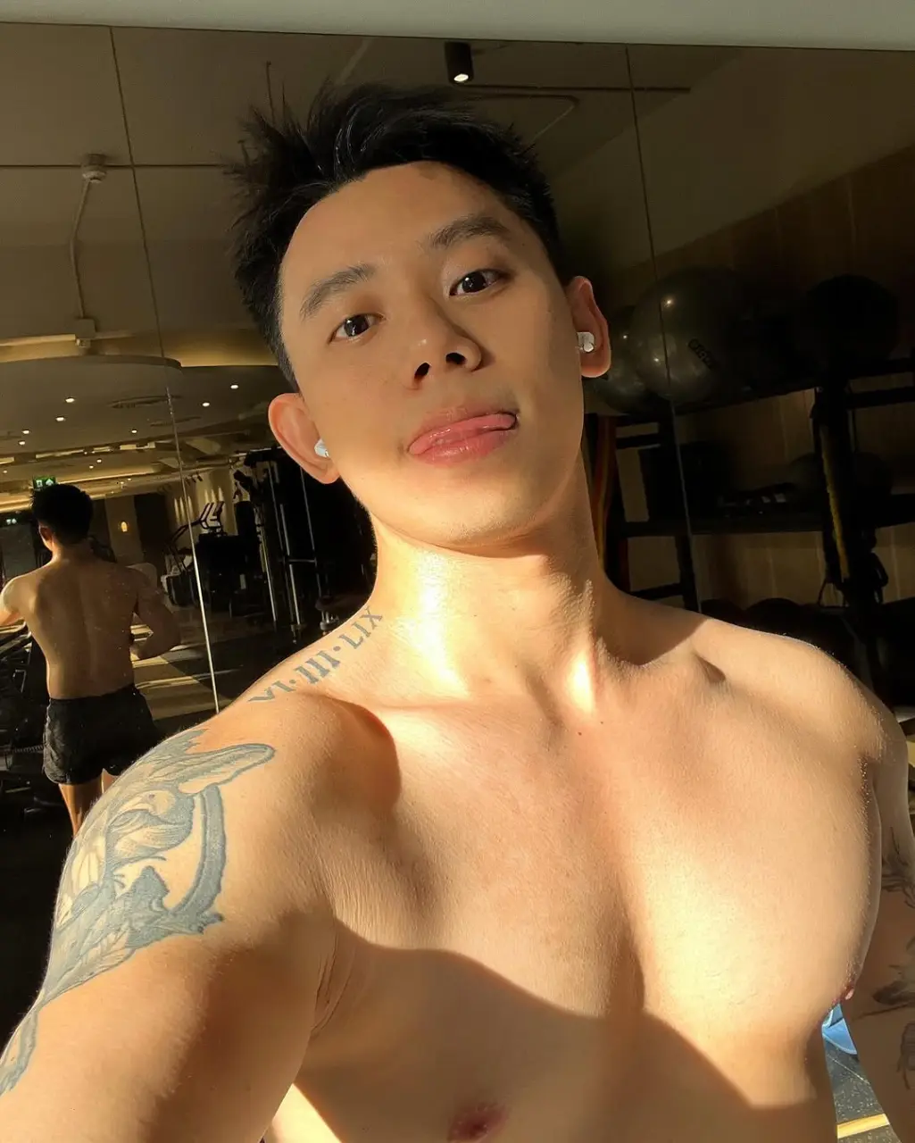 Social Media Influencers : คูมปลาวาฬ