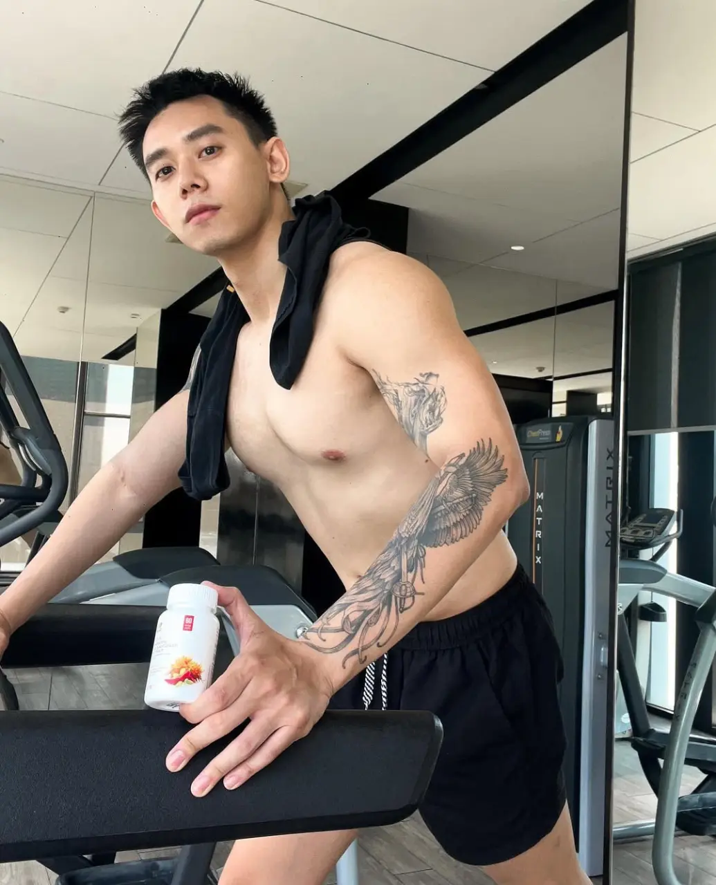 Social Media Influencers : คูมปลาวาฬ