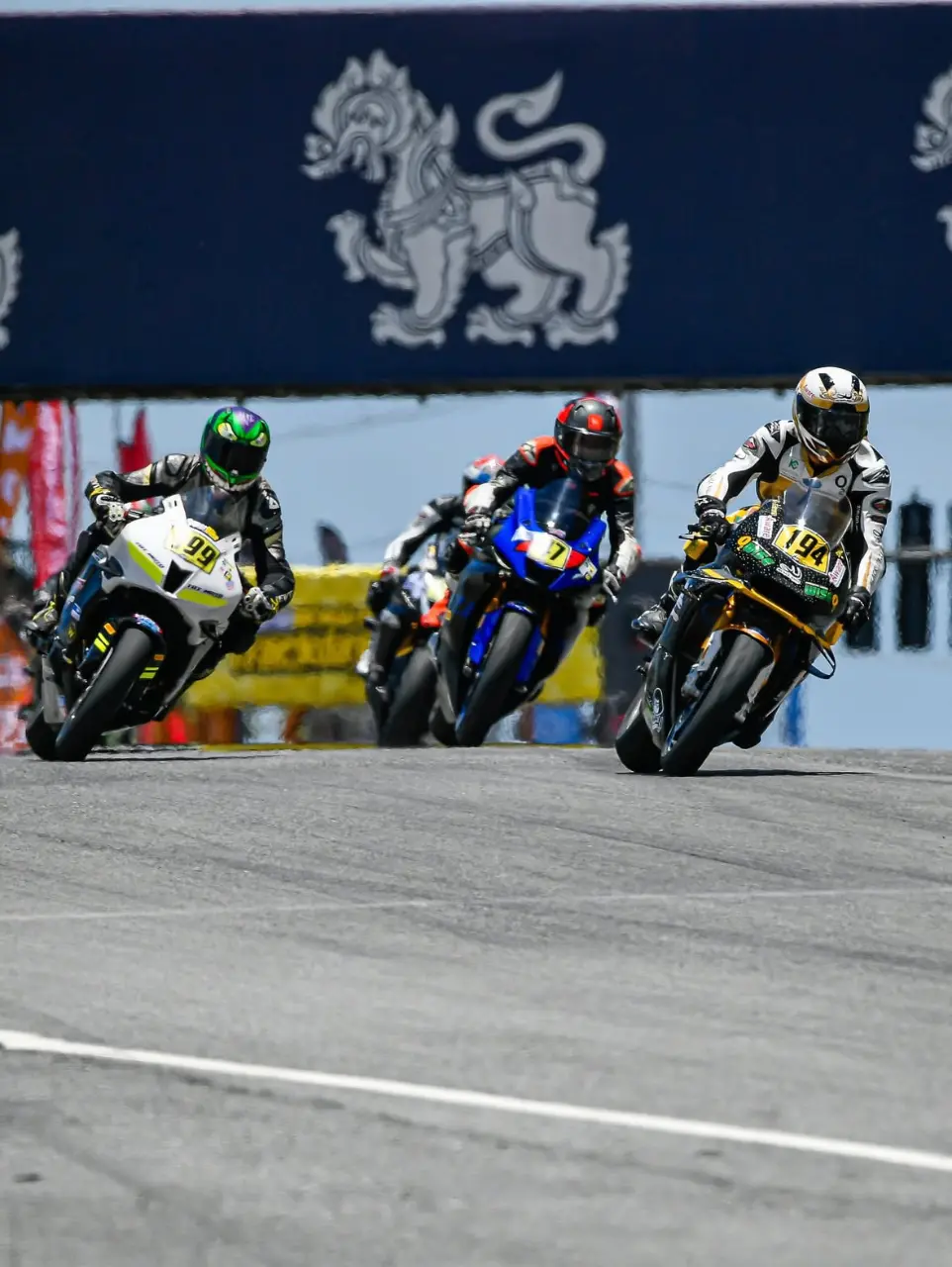 อิงค์ อัศวานันท์ แชมป์Super Bike