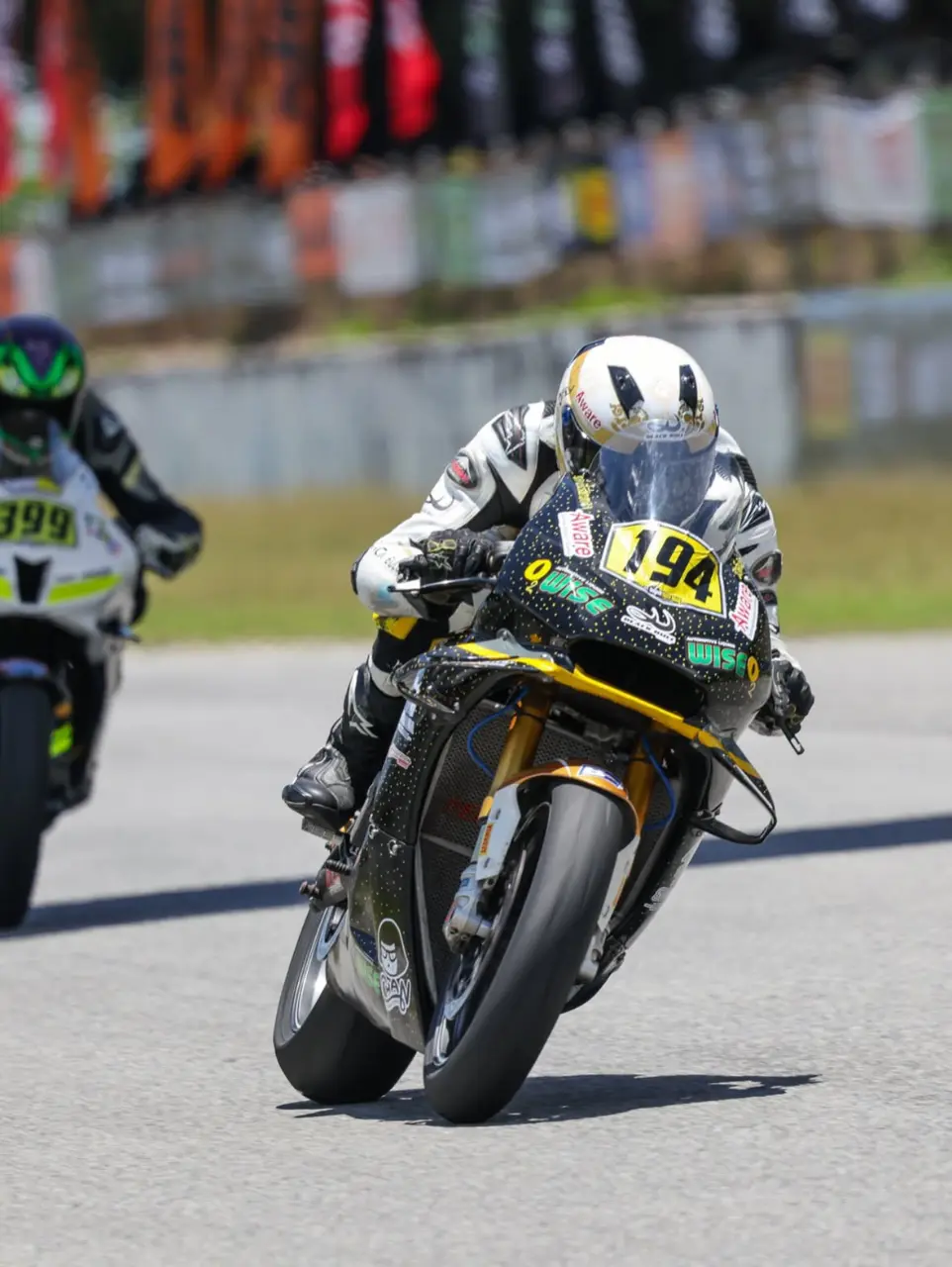 อิงค์ อัศวานันท์ แชมป์Super Bike