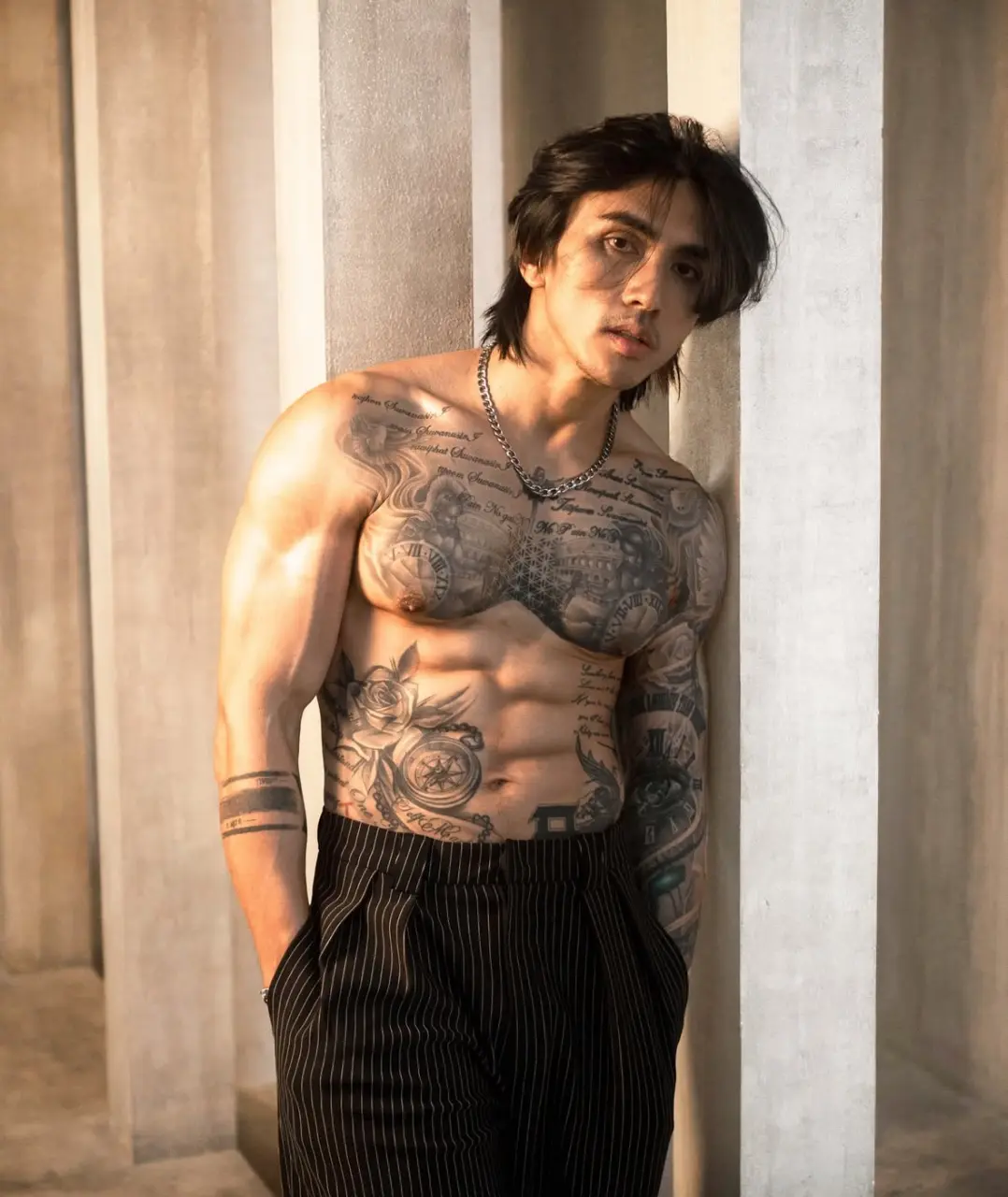 หล่อลอยสัก <<20>>