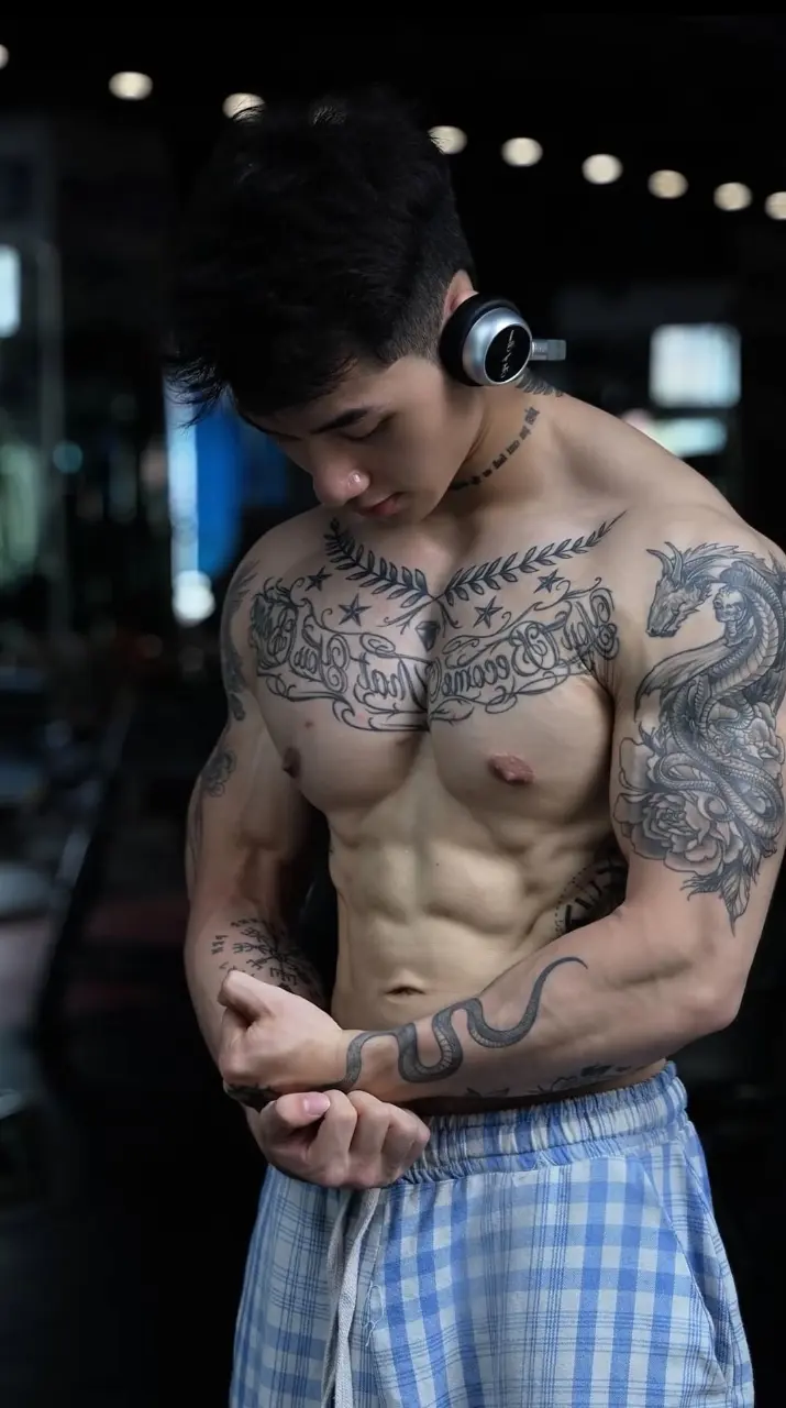 หล่อลอยสัก <<21>>