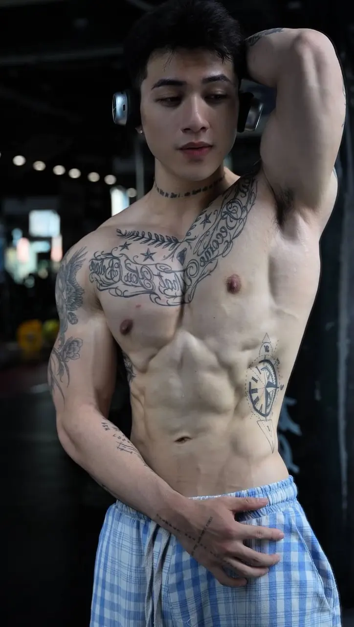 หล่อลอยสัก <<21>>