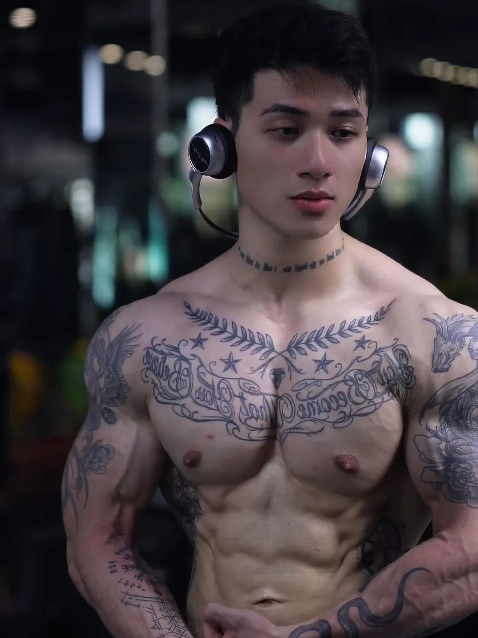 หล่อลอยสัก <<21>>