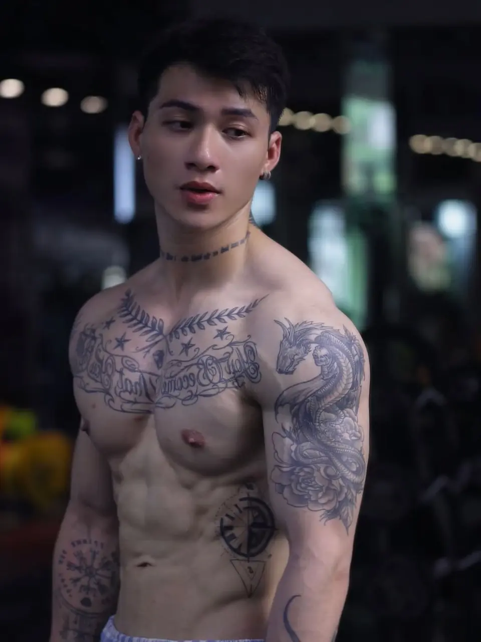 หล่อลอยสัก <<21>>