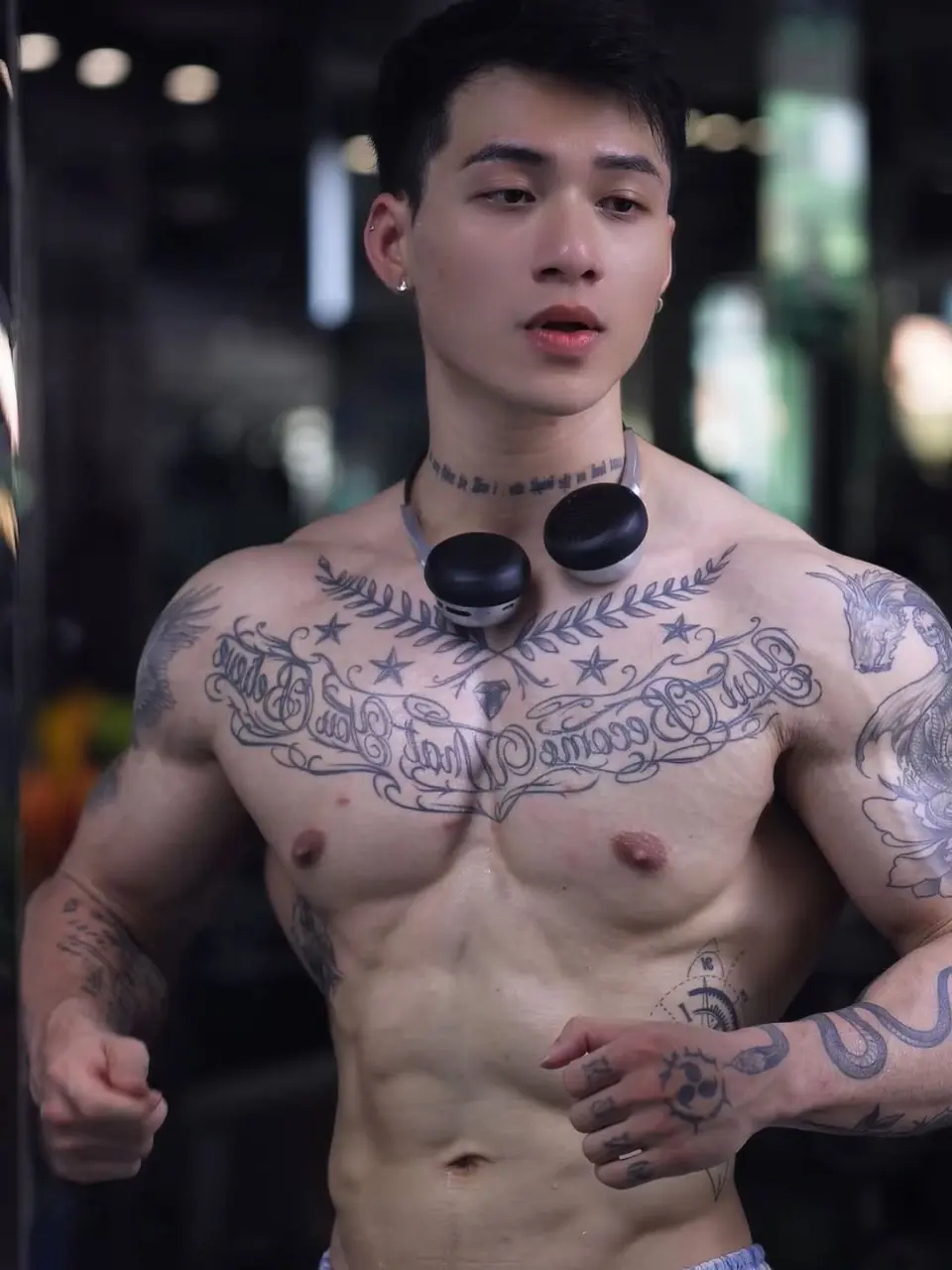 หล่อลอยสัก <<21>>