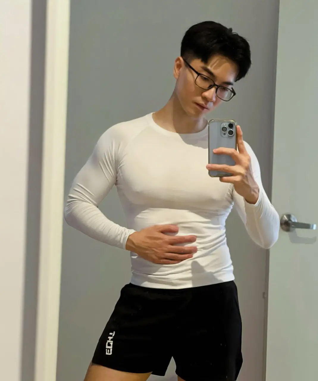 ผู้ชาย นมสวย {31}