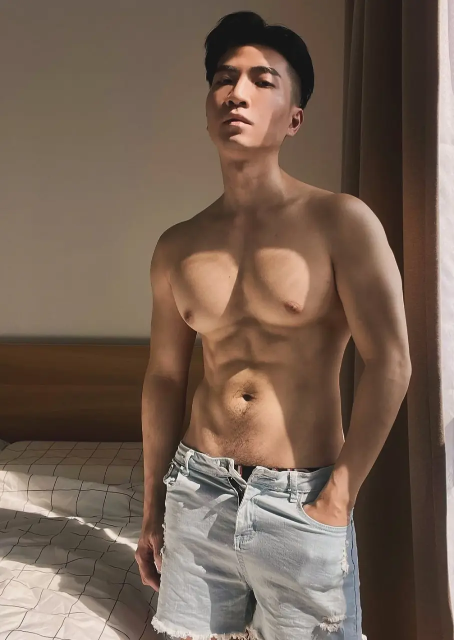 ผู้ชาย นมสวย {31}